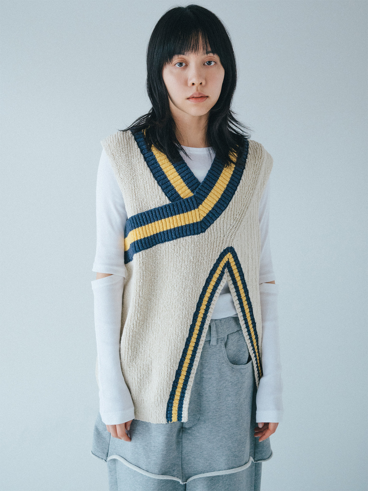 crossing knit vest