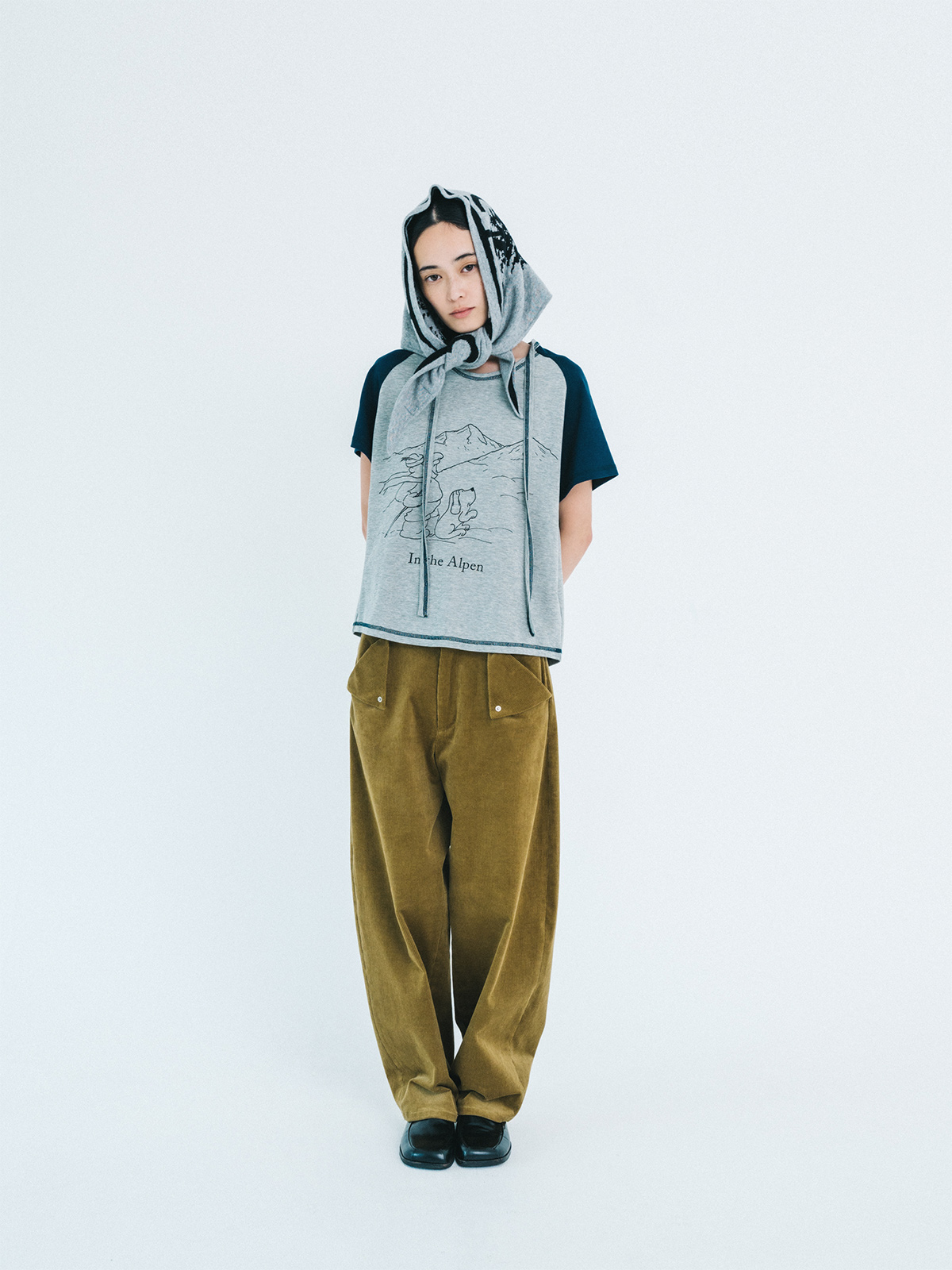triangle pocket trousers